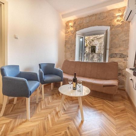 Apartment Forteca Lux Пераст Екстериор снимка