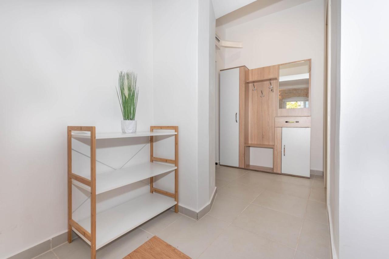 Apartment Forteca Lux Пераст Екстериор снимка