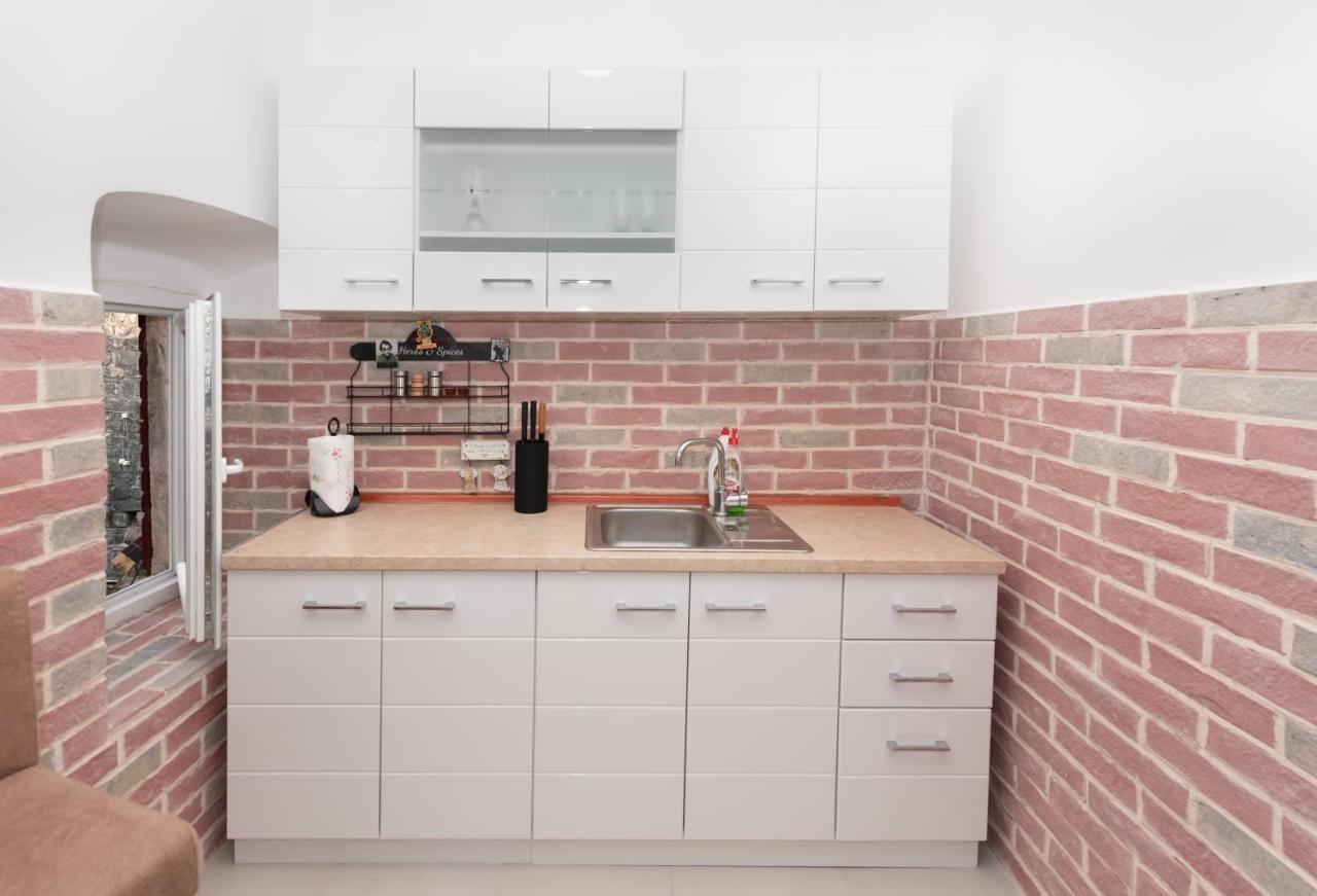 Apartment Forteca Lux Пераст Екстериор снимка