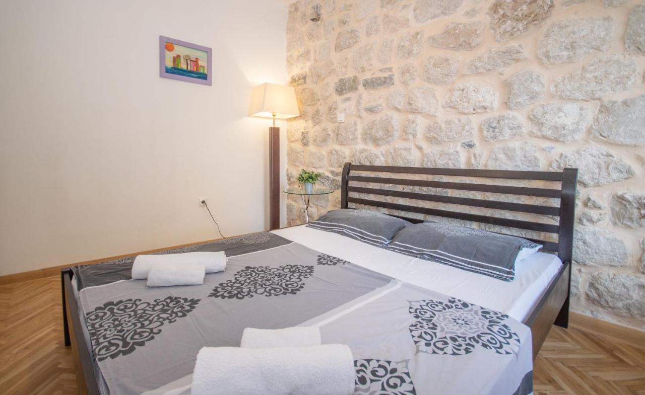 Apartment Forteca Lux Пераст Екстериор снимка