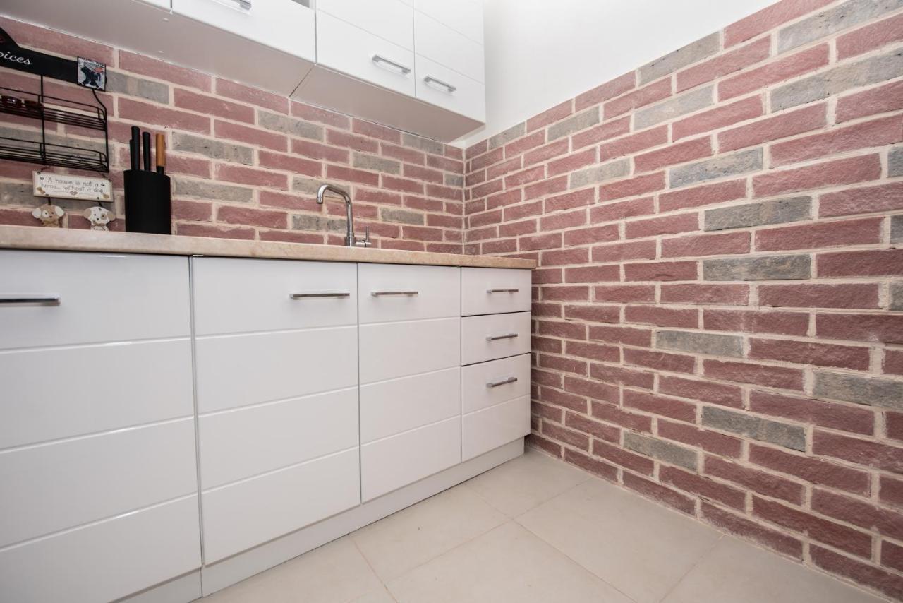 Apartment Forteca Lux Пераст Екстериор снимка